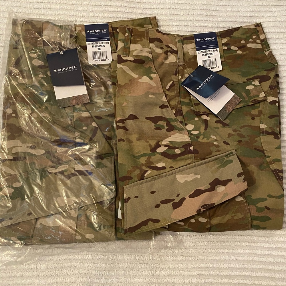 Propper camo men’s pants.